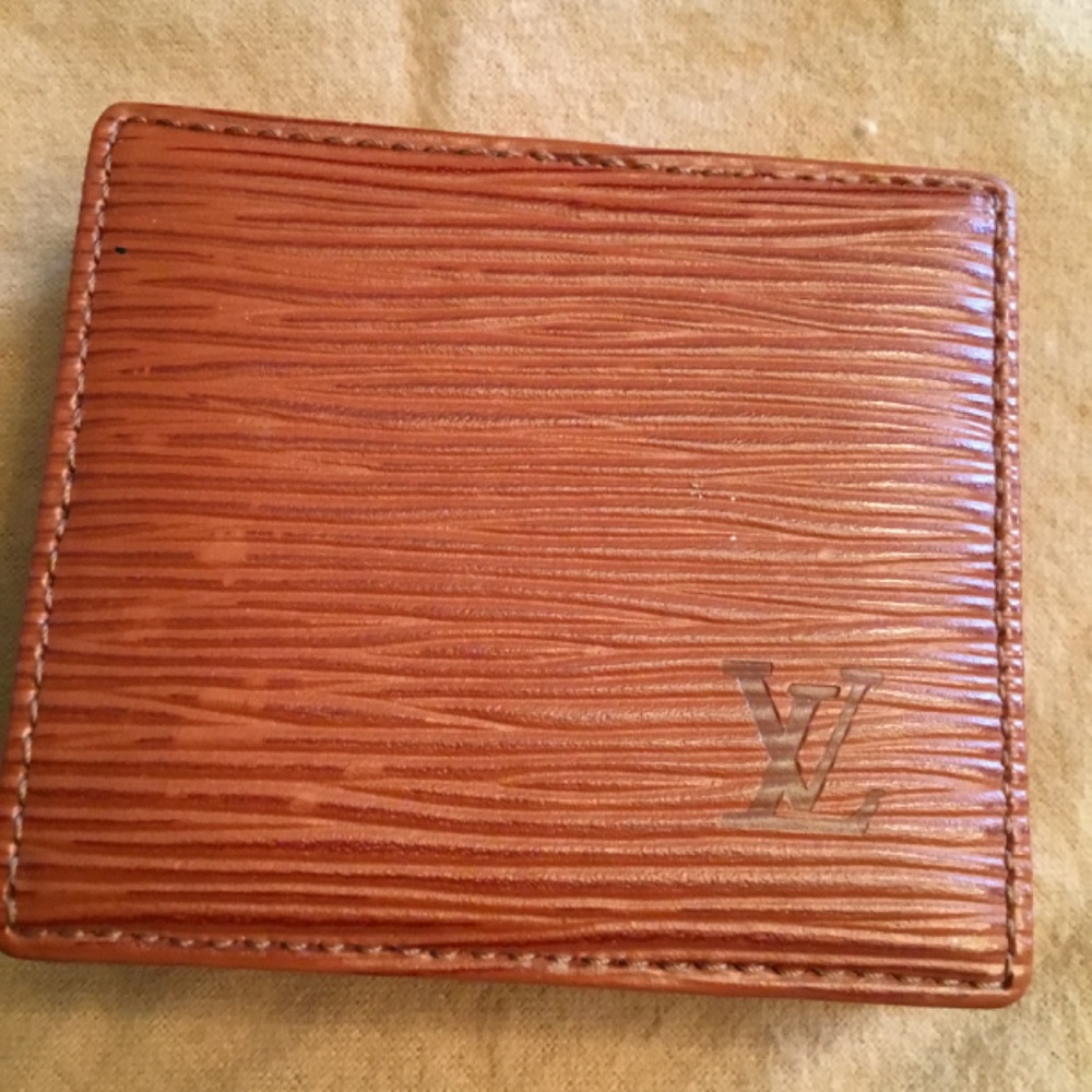 LV Epi shoulder bag set - Picture 8 of 11